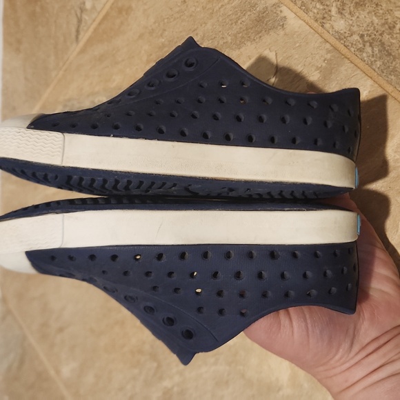 Native Jefferson Slip-on Shoes in Navy Toddler Size C8 - Picture 5 of 6